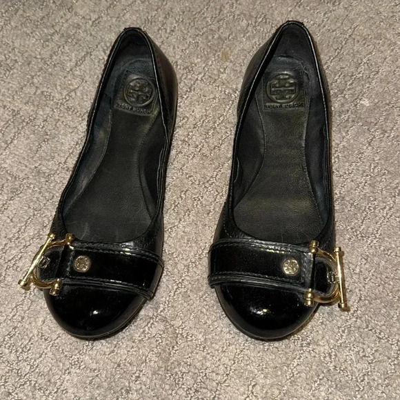 Tory Burch NOEL buckle black flats, size 6. EUC. - Picture 1 of 8